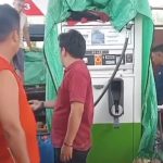 Viral, Warga Protes di SPBU Kembayan Sanggau Diduga karena Pengisian Puluhan Jeriken BBM
